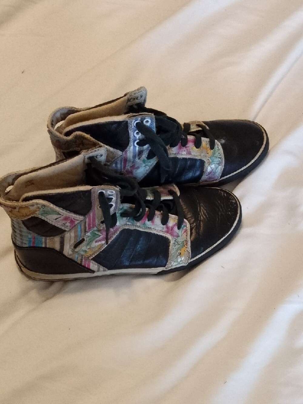 Supra Women's Black High-Top Sneakers with Floral Multicolor Panels - Picture 2 of 8